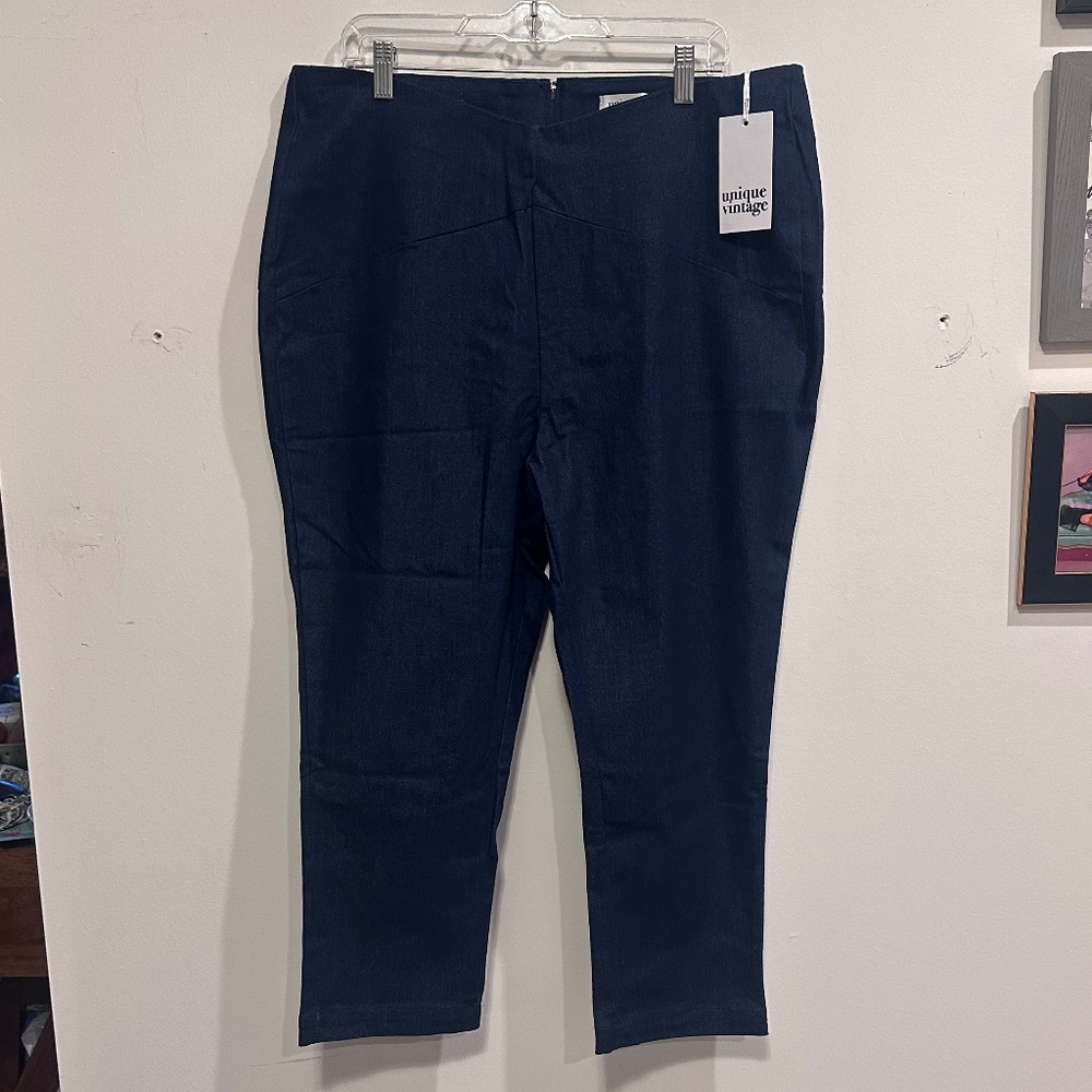 Unique Vintage Capri Pants